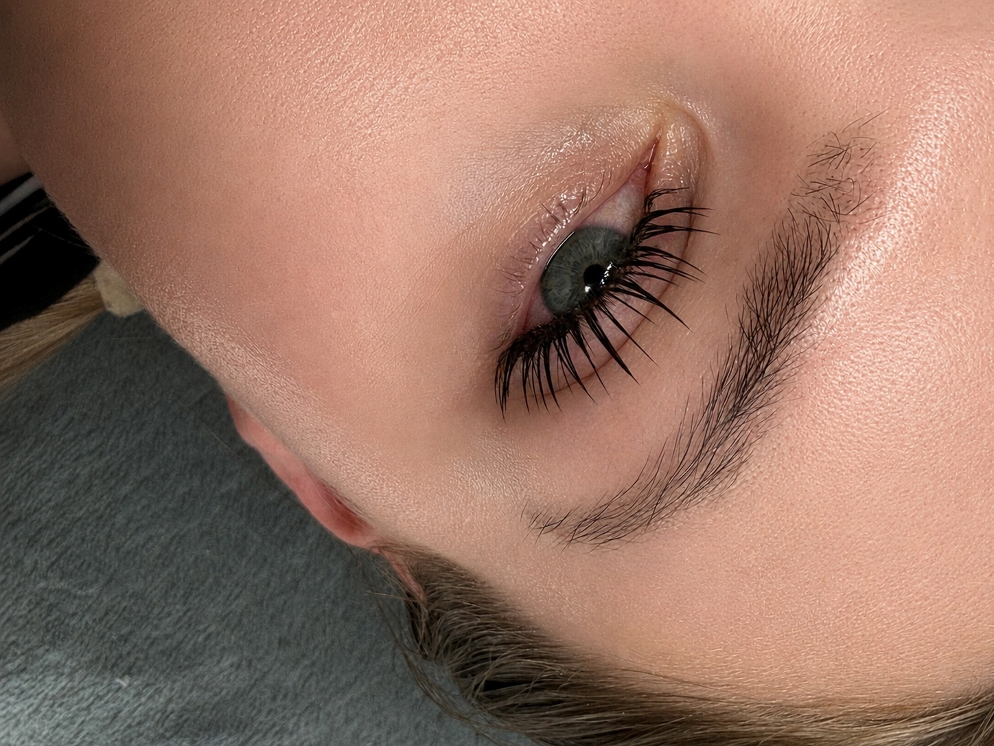 Natürlich abgestimmter Wimpernlook